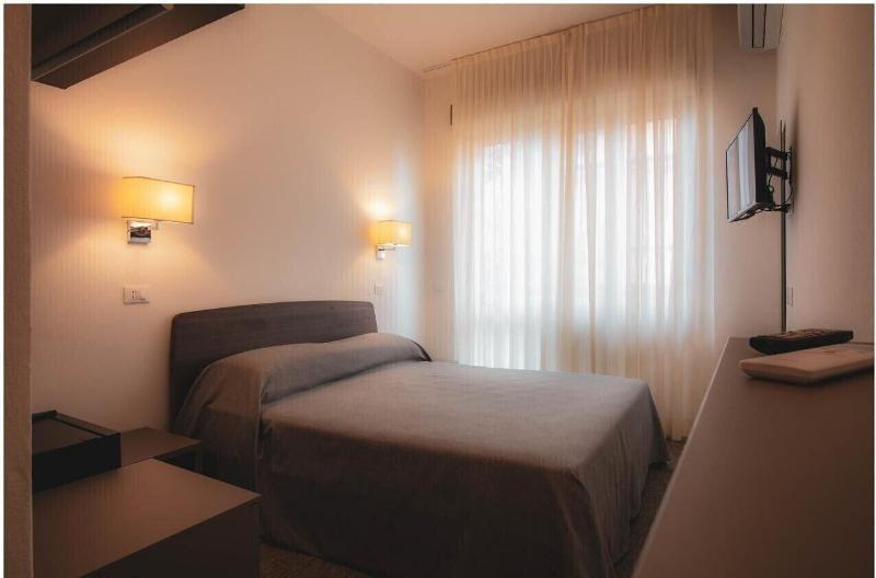 Hotel Caraibi Milano Marittima Exterior foto